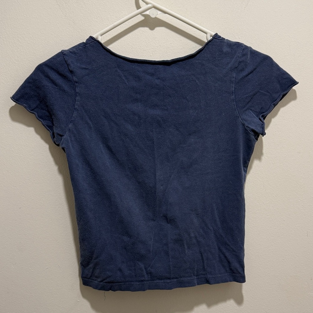 Brandy Melville Navy Gathered V-Neck Crop Tee - Picture 5 of 5
